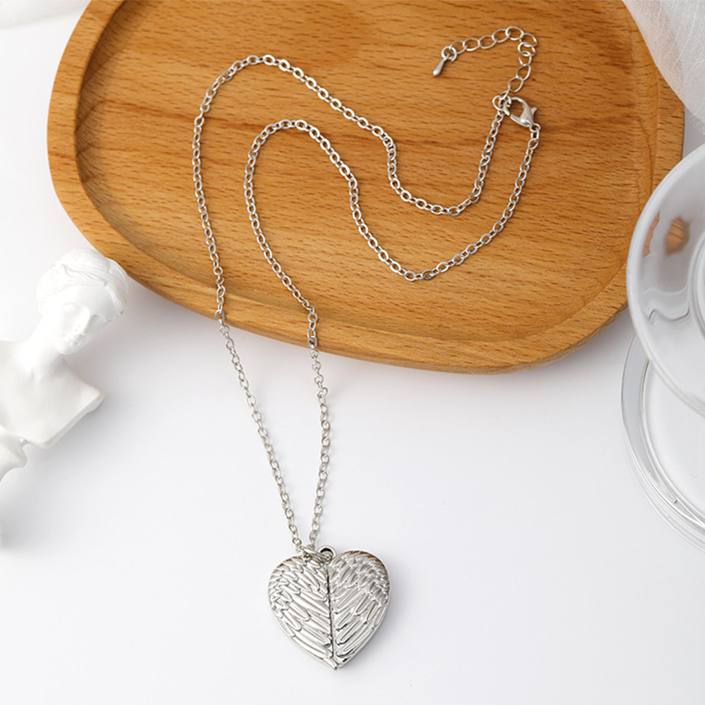 Ожерелье-кулон в форме сердца  – обзор и цена Heart Locket Necklace Photo