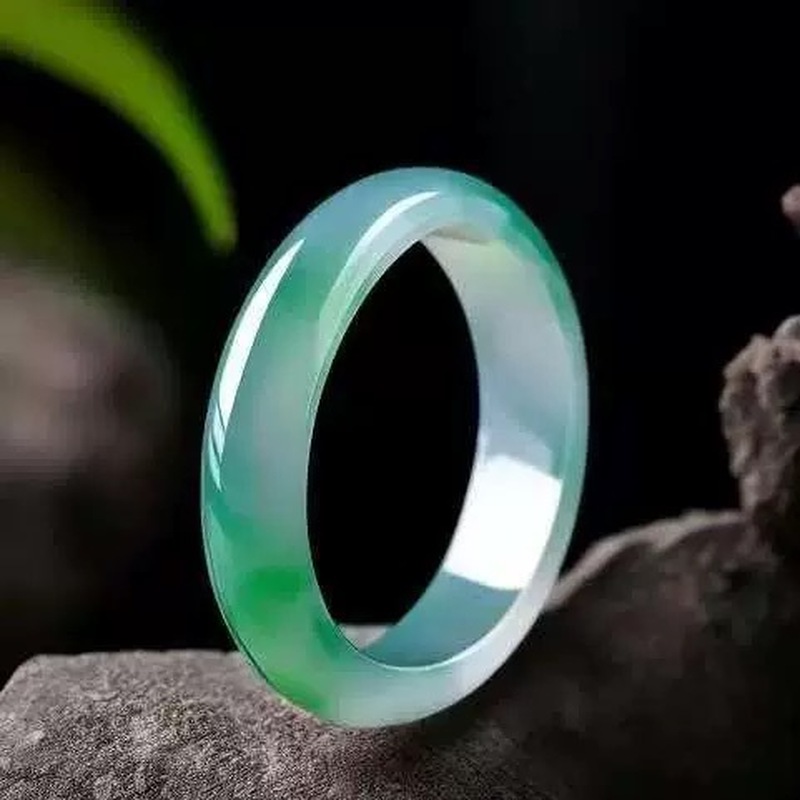 Браслет из мьянманского жадеит – обзор и цена Bracelets